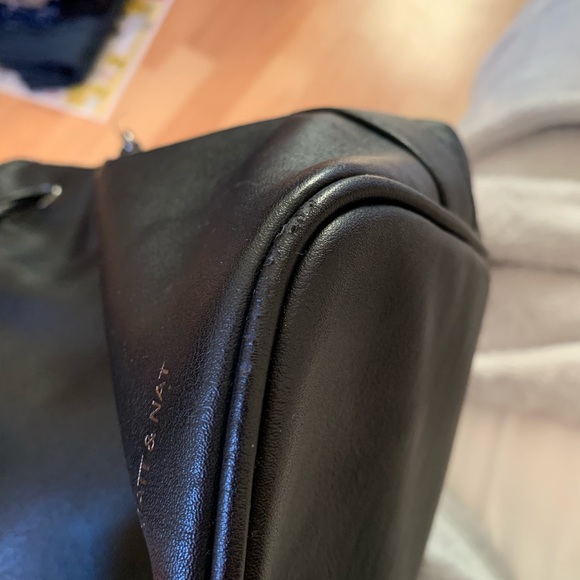 Matt and Nat (Bucket Bag) - Picture 8 of 10